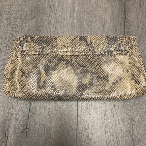 Banana Republic clutch - Picture 3 of 3